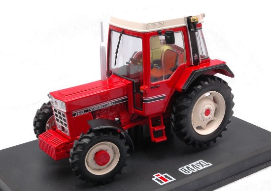Immagine di TRATTORE INTERNATIONAL HARVESTER IH 844 XL 1:32