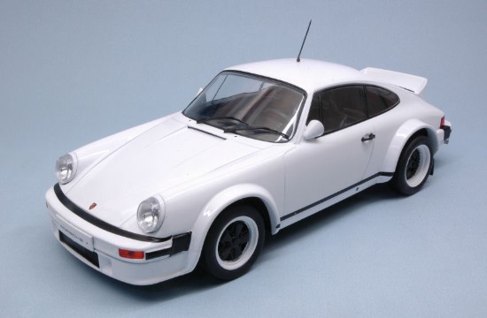 Immagine di PORSCHE 911 1982 PLAIN BODY WHITE 1:18
