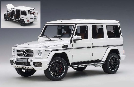 Immagine di MERCEDES AMG G 63 2017 GLOSS WHITE FULL OPENINGS 1:18