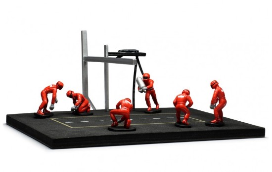 Immagine di PIT STOP SET 6 FIGURES AND ACCESSORIES RED WITH DECALS 1:43
