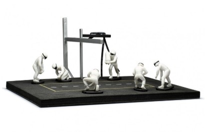 Immagine di PIT STOP SET 6 FIGURES AND ACCESSORIES WHITE NO DECALS 1:43
