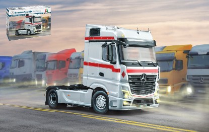 Immagine di MERCEDES MP4 BIG SPACE KIT 1:24