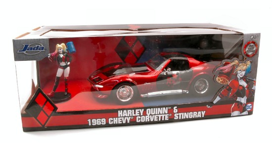 Immagine di CHEVY CORVETTE STINGRAY 1969 W/HARLEY QUINN FIGURE 1:24