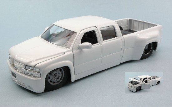 Immagine di CHEVY SILVERADO 1999 WHITE 1:24