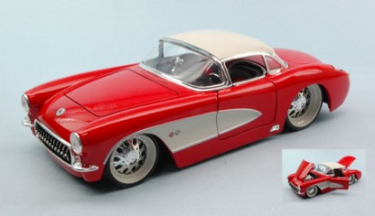 Immagine di CHEVY CORVETTE 1957 RED W/WHITE WHEELS 1:24