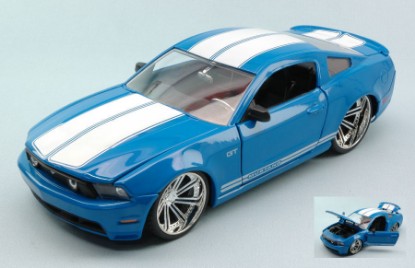 Immagine di FORD MUSTANG GT 2010 BLUE W/WHITE STRIPES 1:24
