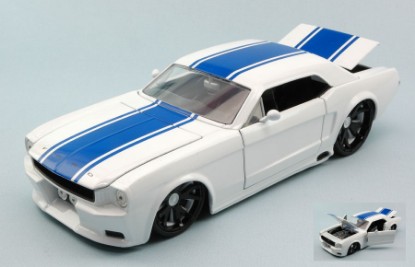 Immagine di FORD MUSTANG 1965 WHITE W/BLUE STRIPES 1:24