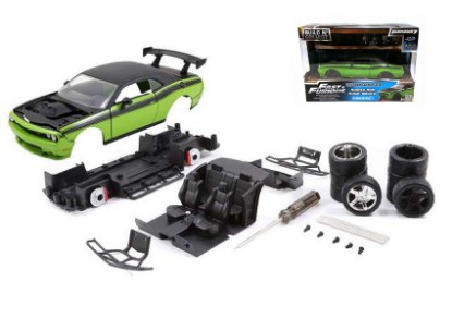 Immagine di LETTY'S DODGE CHALLENGER SRT8 FAST & FURIOUS METAL KIT PRE-PAINTED 1:24
