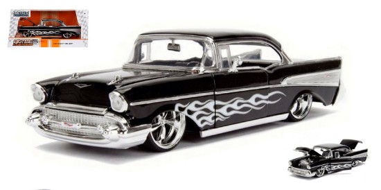 Immagine di CHEVY BEL AIR 1957 BLACK W/WHITE FLAMES 1:24