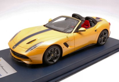 Immagine di FERRARI F60 AMERICA 2015 GIALLO TRISTRATO 1:18