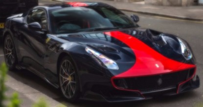 Immagine di FERRARI F12 TDF SPECIAL SERIES BLUE POZZI W/RED LIVERY C/VETRINA 1:18