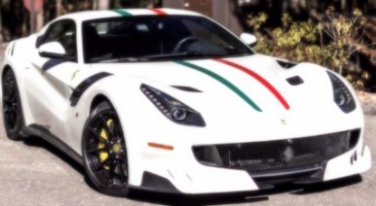 Immagine di FERRARI F12 TDF SPECIAL SER.AVUS WHITE W/ITALIAN LIVERY C/VETRINA 1:18