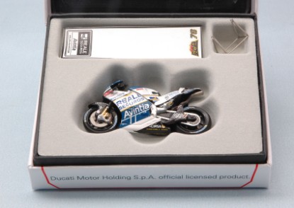 Immagine di DUCATI GP15 LORIS BAZ 2017 N.76 QATAR GP 1:43