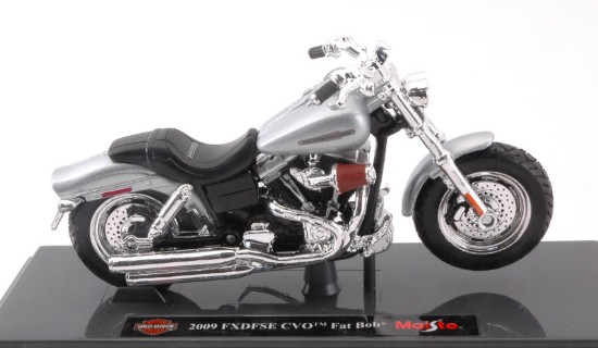 Immagine di HARLEY DAVIDSON 2009 FXDFSE CVO FAT BOB SILVER 1:18