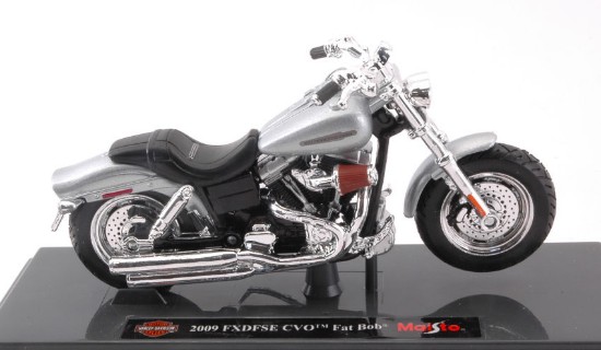 Immagine di HARLEY DAVIDSON 2009 FXDFSE CVO FAT BOB SILVER 1:18