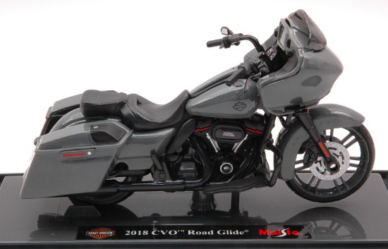 Immagine di HARLEY DAVIDSON 2018 CVO ROAD GLIDE 1:18