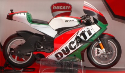 Immagine di DUCATI DESMOSEDICI TRICOLORE 1:6