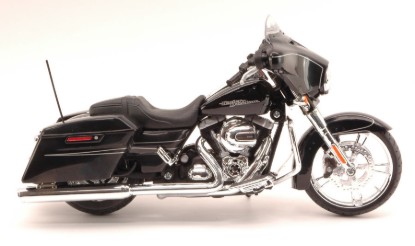 Immagine di HARLEY DAVIDSON STREET GLIDE SPECIAL 2015 1:12