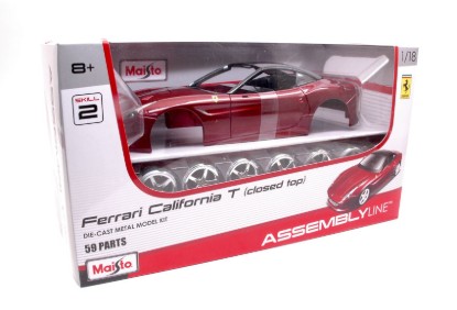 Immagine di FERRARI CALIFORNIA T CLOSED TOP DARK RED KIT 1:18