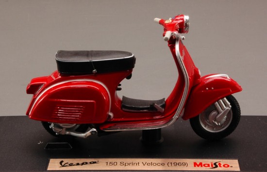 Immagine di VESPA 150 SPRINT VELOCE 1969 RED 1:18