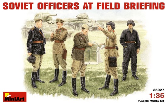 Immagine di SOVIET OFFICERS AT FIELD BRIFING KIT 1:35