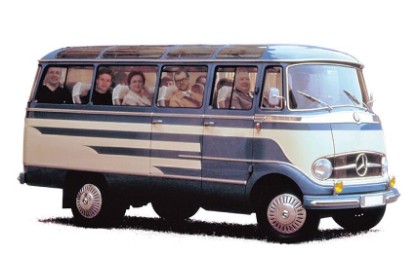 Immagine di MERCEDES BENZ O319 BUS 1957 BLUE/BEIGE 1:18