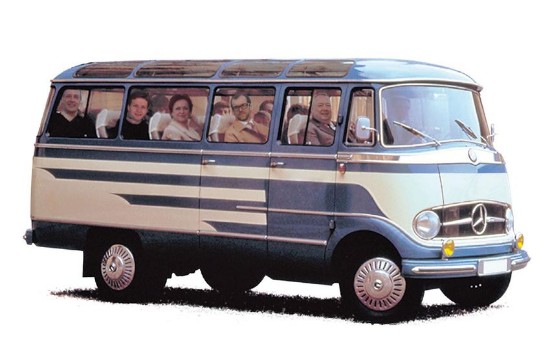 Immagine di MERCEDES BENZ O319 BUS 1957 BLUE/BEIGE 1:18