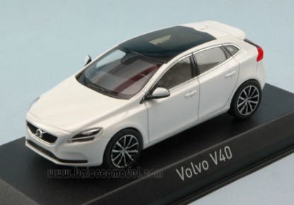 Immagine di VOLVO V40 2016 CRYSTAL WHITE METALLIC 1:43