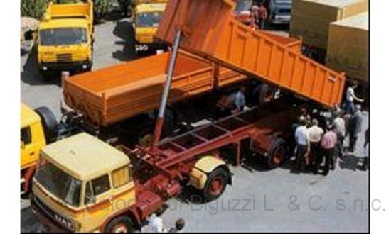 Immagine di LIAZ 100 MULDENKIPPE YELLOW/ORANGE 1:43