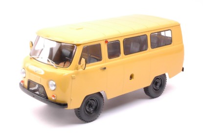 Immagine di UAZ 452V MINIBUS (2206) BEIGE 1:18