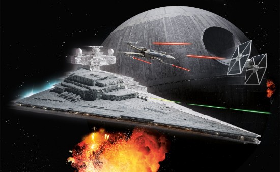 Immagine di STAR WARS BUILD & PLAY "IMPERIAL STAR DESTROYER" KIT 1:4000