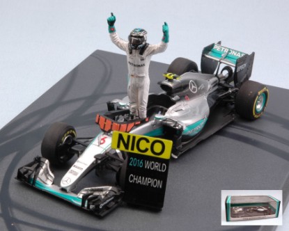 Immagine di MERCEDES F1 W07 N.ROSBERG 2016 N.6 2nd ABU DHABI GP W/FIGURINE 1:43