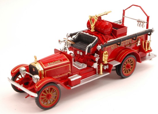 Immagine di AMERICAN LAFRANCE FIRE TRUCK 1921 MILWAUKEE 1:50