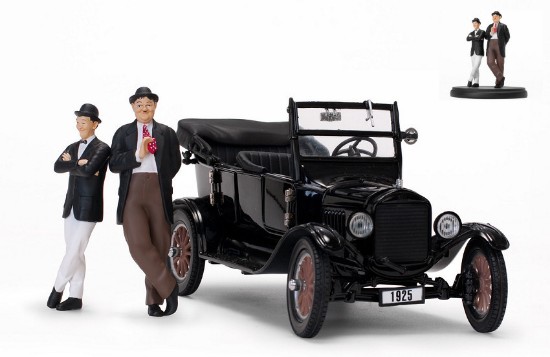 Immagine di FORD MODEL T TOURING OPEN BLACK INCLUDING LAUREL & HARDY FIGURES 1:24