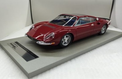 Immagine di FERRARIi 365 P GIANNI AGNELLI CAR 1967 RED WITH REARWING SILVER 1:18