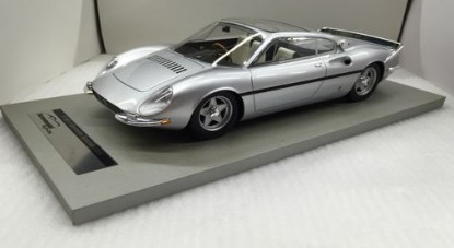 Immagine di FERRARI 365 P GIANNI AGNELLI SILVER COLOUR 1967 1:18