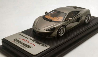 Immagine di MCLAREN 570S BLADE SILVER NEW YORK AUTOSHOW 2015 1:43