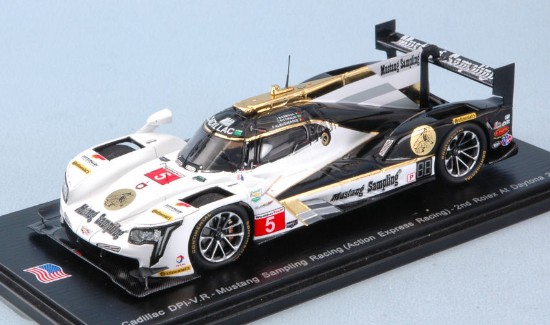 Immagine di CADILLAC DPI-V.R N.5 2nd 24 H DAYTONA 2017 BARBOSA-ALBUQUERQUE-FITTTIP.