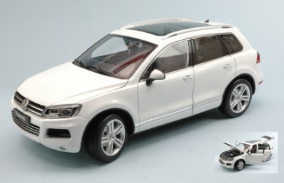 Immagine di VW TOUAREG 2012 WHITE GT SERIES 1:18