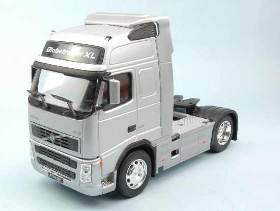 Immagine di MOTRICE VOLVO FH12 SILVER 1:32