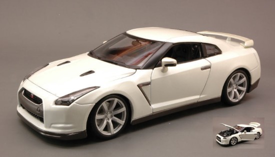 Immagine di NISSAN GTR 2009 WHITE 1:18