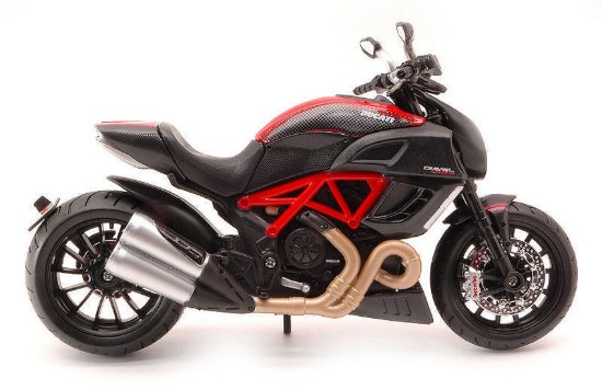 Immagine di DUCATI DIAVEL CARBON 1:12
