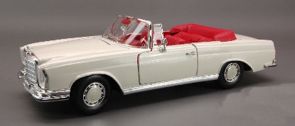 Immagine di MERCEDES 280 SE 1968 CREAM 1:18