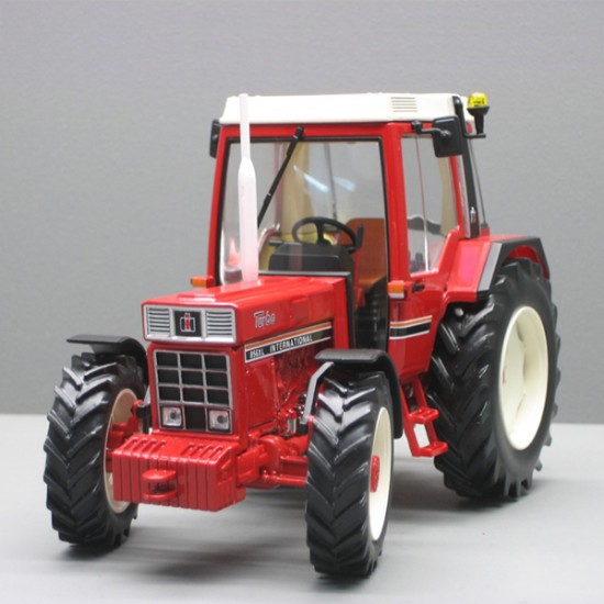 Immagine di TRATTORE IH 856 XL TURBO 1:32