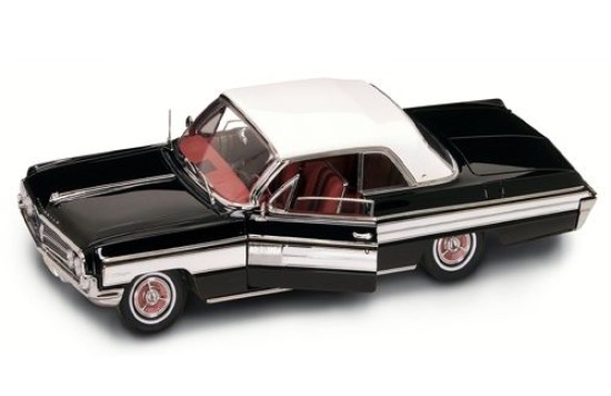 Immagine di OLDSMOBILE STARFIRE 1962 BLACK 1:18