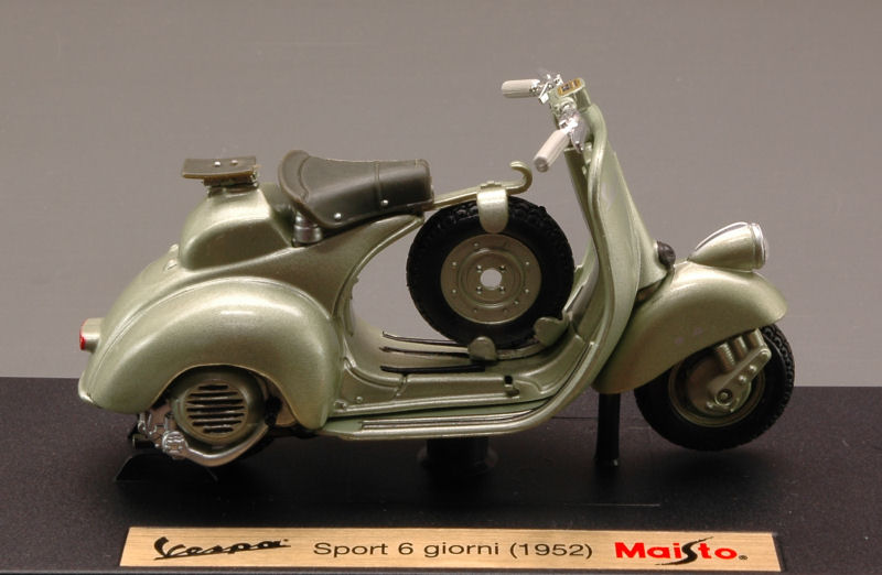  Collection miniature scooter 1/18 compatible with Piaggio Vespa Sport 6  Giorni green - 1952 - Ves0016