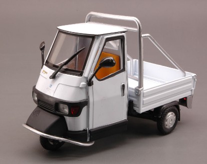 Immagine di APE PIAGGIO CROSS 50 WHITE 1:18