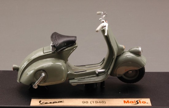 Immagine di VESPA 98 1946 MOUSE-GREY 1:18