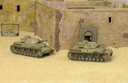 Immagine di SD.KFZ.161 PZ.KPFW.IV F1/F2 KIT 1:72