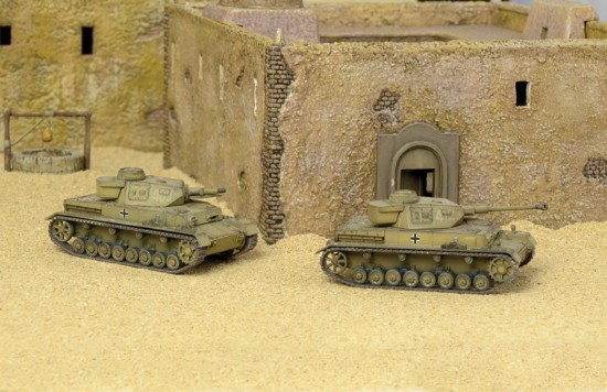 Immagine di SD.KFZ.161 PZ.KPFW.IV F1/F2 KIT 1:72